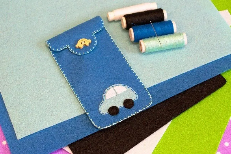 create a new phone case with felt