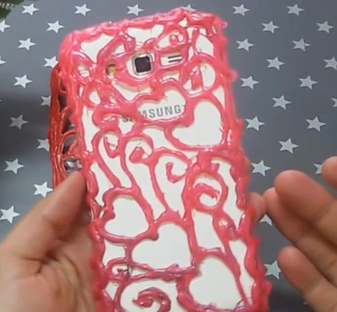 How to custom a Homemade Phone Cases Using Hot Glue