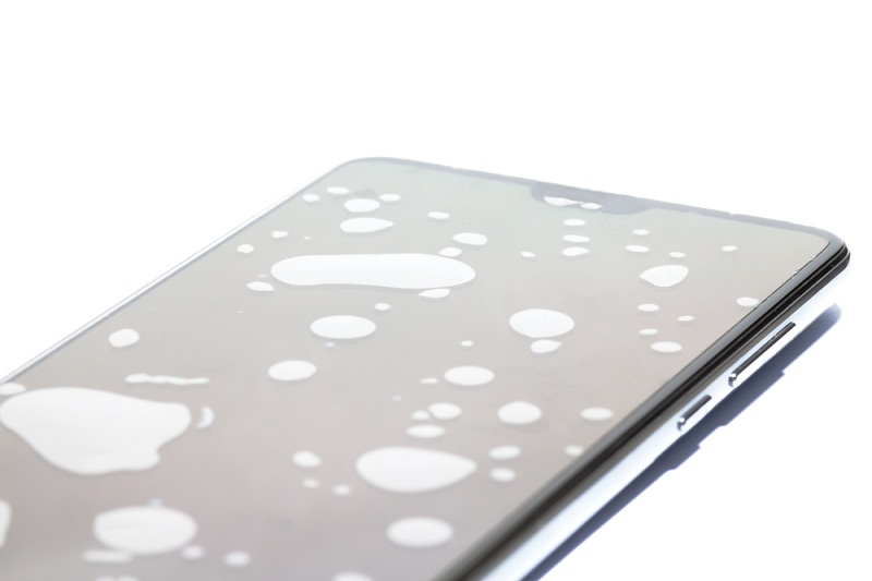 how to get air bubbles out of screen protector