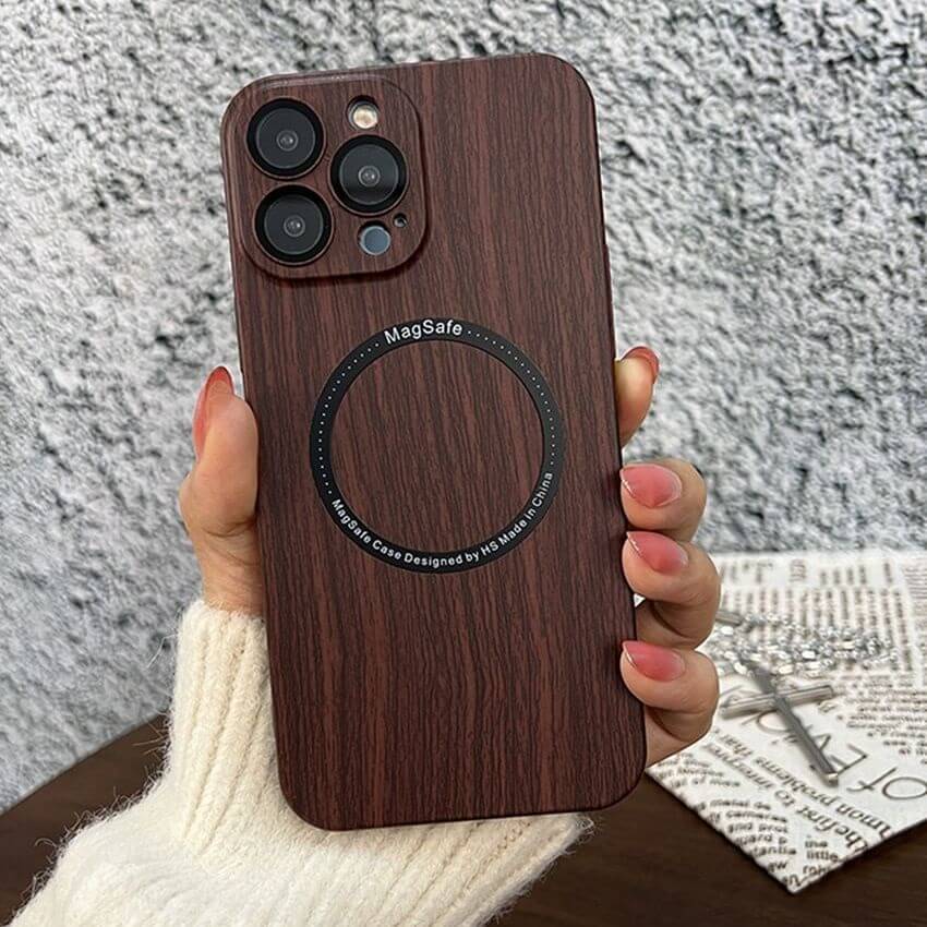Wood Grain Design MagSafe Phone Case