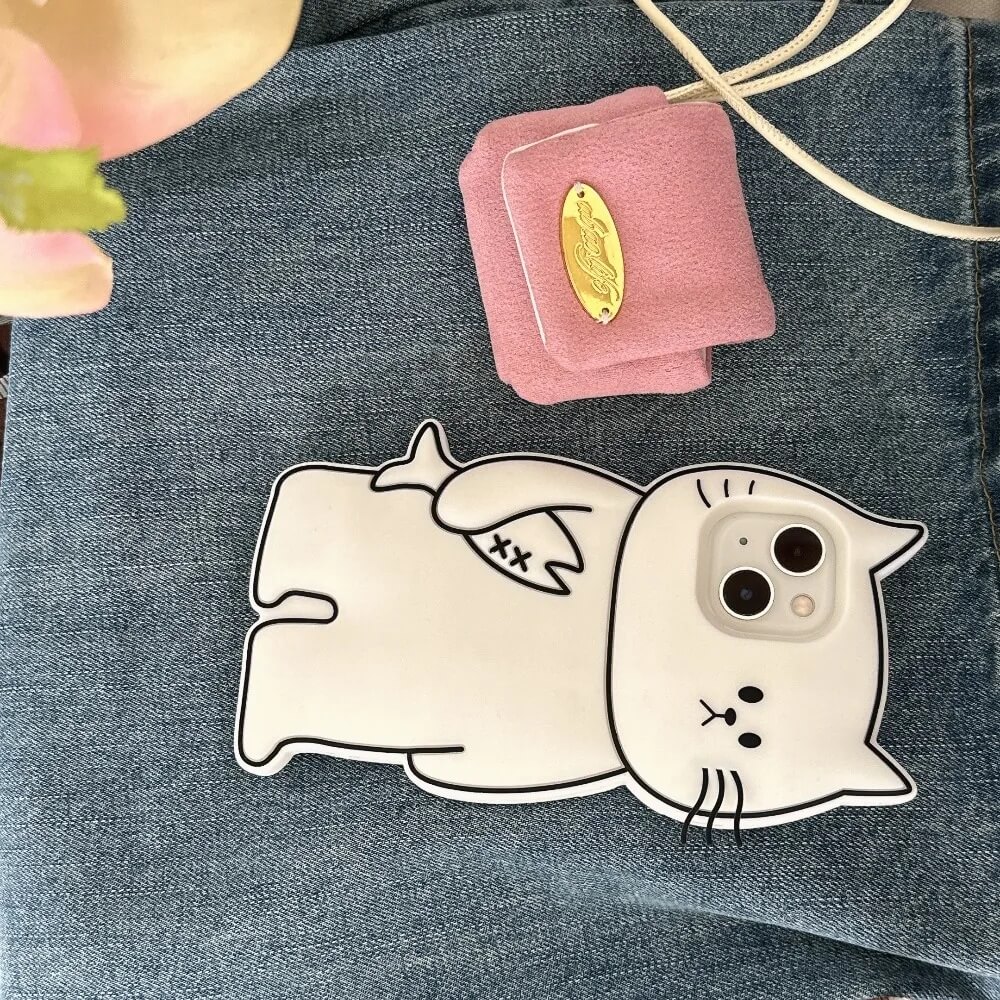 3D White Cat Shaped Case with Fish in Paw 3D White Cat Shaped Case with Fish in Paw